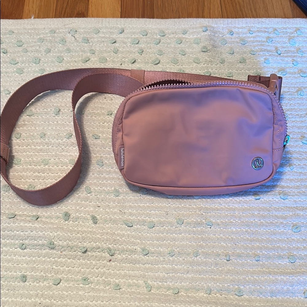 lululemon athletica Dusty Rose Crossbody Belt Bag